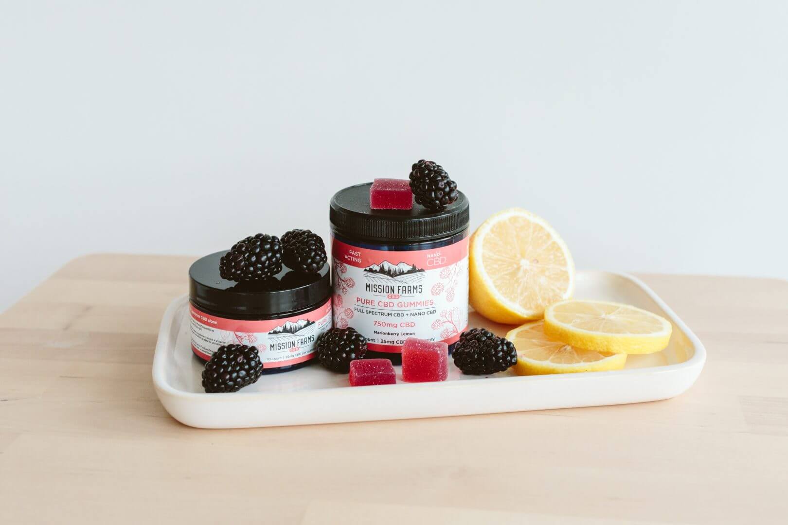 Read more about the article CBD Oil vs. CBD Gummies: Unveiling the Differences